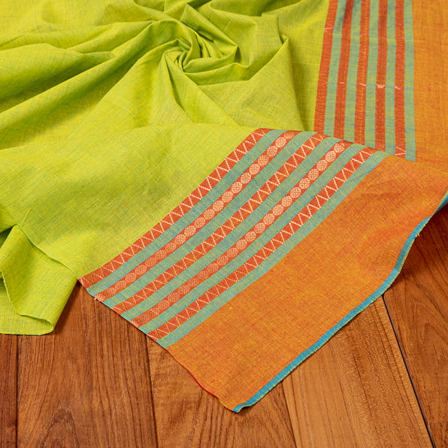 南インドのハーフボーダー・シンプル・コットン布〔幅約108.5cm〕 - オレンジ×緑 4 - インドならではの布ですね。