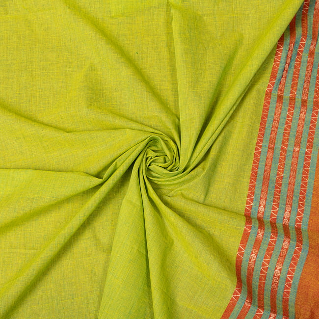 南インドのハーフボーダー・シンプル・コットン布〔幅約108.5cm〕 - オレンジ×緑の写真1枚目です。インドらしい味わいのある布地です。切り売り,量り売り布,アジア布 量り売り,手芸,裁縫,生地,アジアン,ファブリック,ブロケード