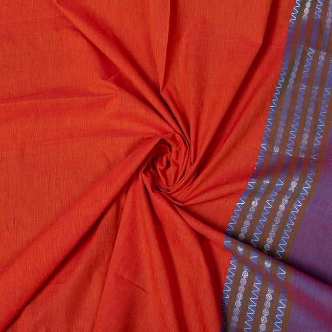 南インドのハーフボーダー・シンプル・コットン布〔幅約108cm〕 - ブルー系の写真1枚目です。インドらしい味わいのある布地です。切り売り,量り売り布,アジア布 量り売り,手芸,裁縫,生地,アジアン,ファブリック,ブロケード