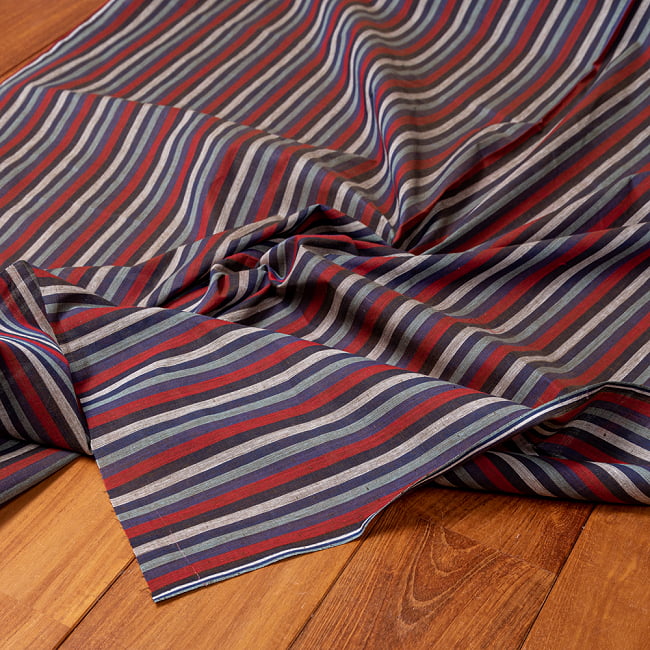 〔1m切り売り〕南インドのストライプ布〔幅約106.5cm〕 4 - インドならではの布ですね。