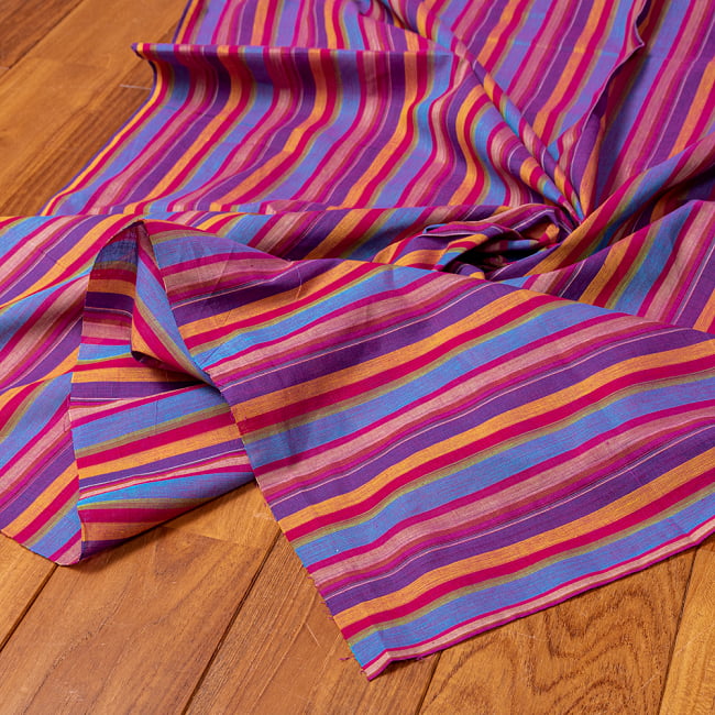 〔1m切り売り〕南インドのストライプ布〔幅約111cm〕 4 - インドならではの布ですね。