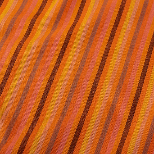 〔1m切り売り〕南インドのストライプ布〔幅約110.5cm〕 - オレンジ系 3 - 1mの長さごとにご購入いただけます。
