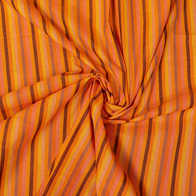 〔1m切り売り〕南インドのストライプ布〔幅約110.5cm〕 - オレンジ系の写真1枚目です。インドらしい味わいのある布地です。切り売り,量り売り布,アジア布 量り売り,手芸,裁縫,生地,アジアン,ファブリック,ボーダー,しま模様