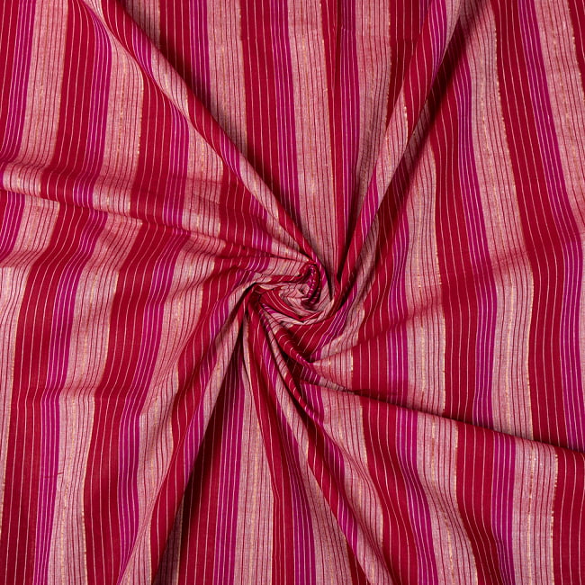 〔1m切り売り〕南インドのストライプ布〔幅約111cm〕 - 赤×ピンク×白系の写真1枚目です。インドらしい味わいのある布地です。切り売り,量り売り布,アジア布 量り売り,手芸,裁縫,生地,アジアン,ファブリック,ボーダー,しま模様