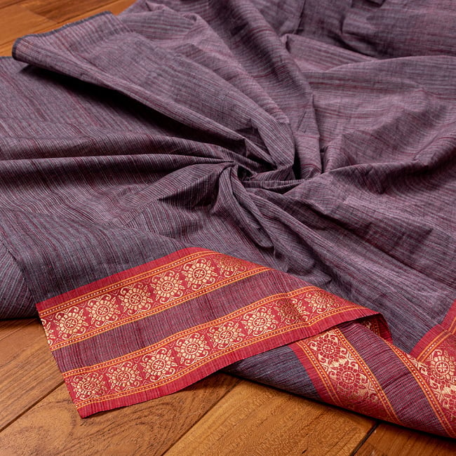 南インドのハーフボーダー・シンプル・コットン布〔幅約110cm〕 - 小豆色系の写真1枚目です。インドらしい味わいのある布地です。切り売り,量り売り布,アジア布 量り売り,手芸,裁縫,生地,アジアン,ファブリック,ブロケード