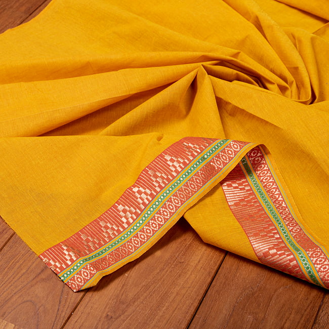 南インドのハーフボーダー・シンプル・コットン布〔幅約110cm〕 - マリーゴールド系の写真1枚目です。インドらしい味わいのある布地です。切り売り,量り売り布,アジア布 量り売り,手芸,裁縫,生地,アジアン,ファブリック,ブロケード
