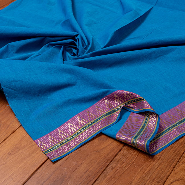 南インドのハーフボーダー・シンプル・コットン布〔幅約110cm〕 - ブルー系の写真1枚目です。インドらしい味わいのある布地です。切り売り,量り売り布,アジア布 量り売り,手芸,裁縫,生地,アジアン,ファブリック,ブロケード