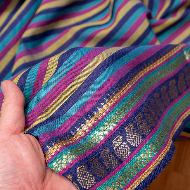 南インドのハーフボーダー・シンプル・ストライプコットン布〔幅約110cm〕 - 寒色系 5 - 生地の拡大写真です。とても良い風合いです。