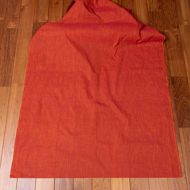 〔1m単位切り売り〕インドのシンプル無地コットン布〔幅約110cm〕 - ブラッドオレンジ系 6 - 生地を広げてみたところです。横幅もしっかりあります。注文個数に応じた長さにカットしてお送りいたします。