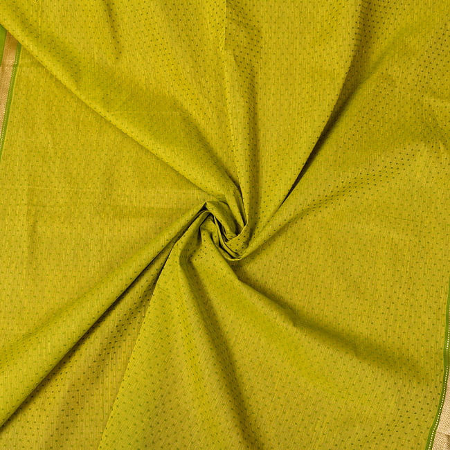 南インドのハーフボーダー・シンプル・コットン布〔幅約108cm〕 - ライムグリーン系の写真1枚目です。インドらしい味わいのある布地です。切り売り,量り売り布,アジア布 量り売り,手芸,裁縫,生地,アジアン,ファブリック,ブロケード