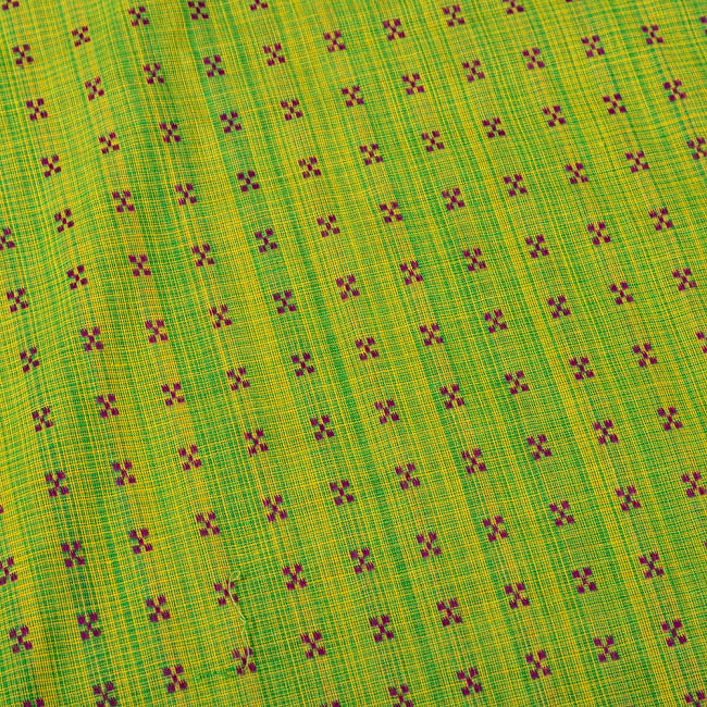 〔1m切り売り〕インドのシンプルドット模様のコットン布〔幅約112cm〕 - グリーン系 3 - 1mの長さごとにご購入いただけます。
