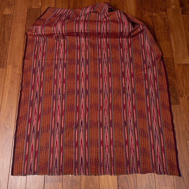 〔1m切り売り〕インドの伝統絣織り布　イカット織り生地　〔幅約112cm〕 - ブラウン系 6 - 生地を広げてみたところです。横幅もしっかりあります。注文個数に応じた長さにカットしてお送りいたします。