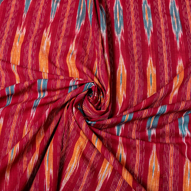 〔1m切り売り〕インドの伝統絣織り布　イカット織り生地　〔幅約111cm〕 - えんじ系の写真1枚目です。インドらしい味わいのある布地です。イカット,かすり織り,絣,切り売り,量り売り布,アジア布 量り売り,手芸,裁縫,生地,アジアン,ファブリック