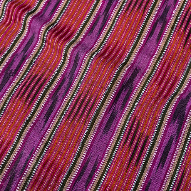 〔1m切り売り〕インドの伝統絣織り布　イカット織り生地　〔幅約111cm〕 - パープル×赤茶系 3 - 1mの長さごとにご購入いただけます。