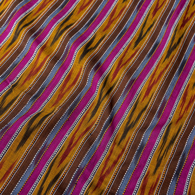 〔1m切り売り〕インドの伝統絣織り布　イカット織り生地　〔幅約110cm〕 - ブラウン×紫系 3 - 1mの長さごとにご購入いただけます。