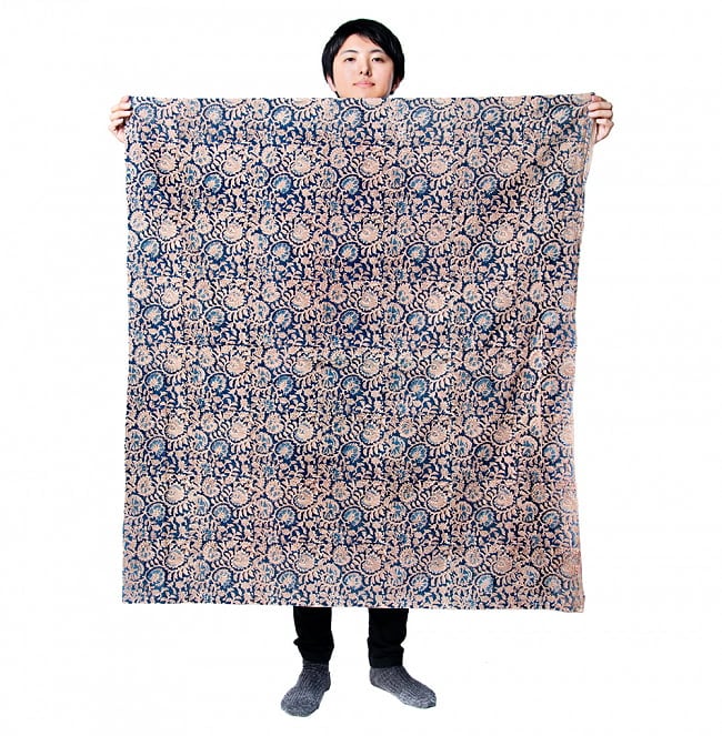〔1m切り売り〕インドの伝統絣織り布　イカット織り生地　〔幅約111cm〕 - 紺系 7 - 類似サイズ品を1m切ってみたところです。横幅がしっかりあるので、結構沢山使えますよ。