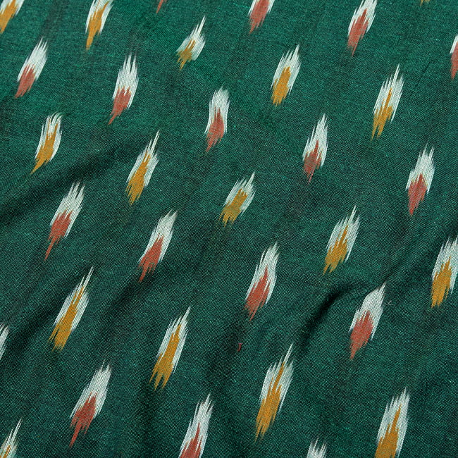 〔1m切り売り〕インドの伝統絣織り布　イカット織り生地　〔幅約112cm〕 - グリーン系 3 - 1mの長さごとにご購入いただけます。