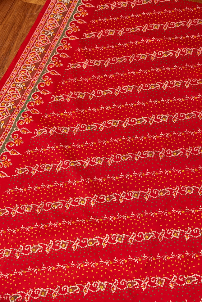 〔1m単位切り売り〕グジャラートの絞り染めモチーフ布〔幅約105.5cm〕 - レッド系 3 - 1mの長さごとにご購入いただけます。