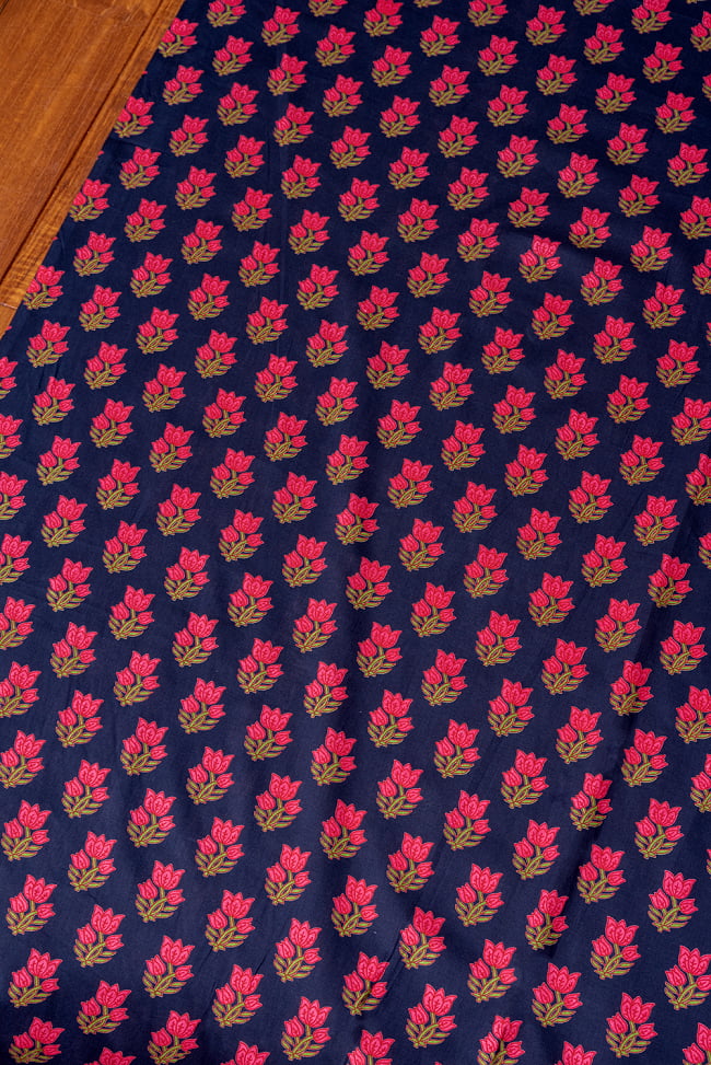 〔1m切り売り〕南インドの小花柄布〔幅約104cm〕 3 - 1mの長さごとにご購入いただけます。