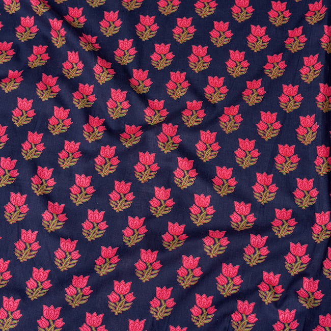 〔1m切り売り〕南インドの小花柄布〔幅約104cm〕 4 - インドならではの布ですね。