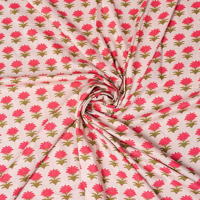 〔1m切り売り〕南インドの小花柄布〔幅約103.5cm〕 5 - 生地の拡大写真です。とても良い風合いです。