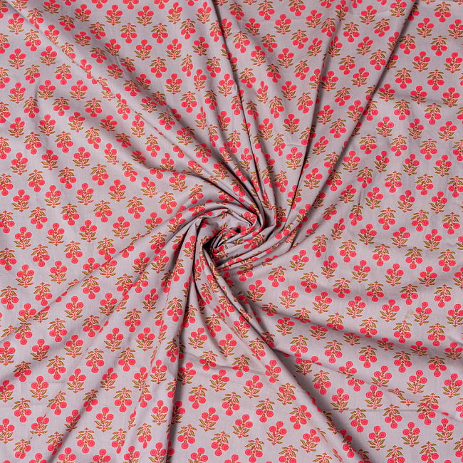 〔1m切り売り〕南インドの小花柄布〔幅約103cm〕 - グレー系 5 - 生地の拡大写真です。とても良い風合いです。