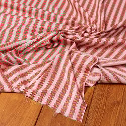 〔1m単位切り売り〕南インドのアローストライプ布〔幅約104.5cm〕 - ホワイト×ピンク系 - サブ5