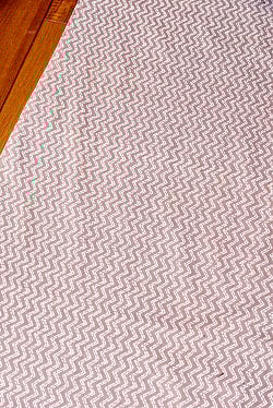 〔1m単位切り売り〕南インドのジグザグ模様　シェブロン・ストライプ布〔幅約106cm〕 - グレー×ホワイト系 - サブ3