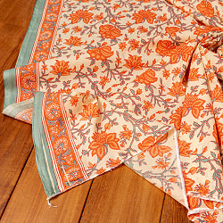 〔1m切り売り〕伝統息づく南インドから　昔ながらの更紗模様布〔幅約109cm〕 - イエロー×オレンジ系の商品写真