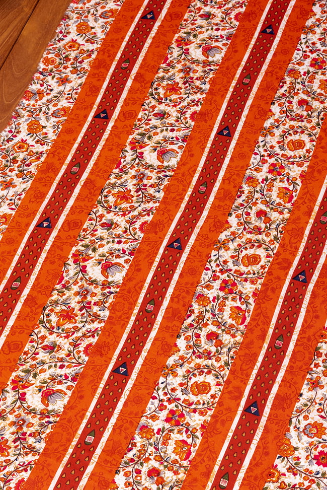 〔1m切り売り〕南インドの肌触り柔らかな更紗ストライプ布〔幅約111cm〕 - オレンジ×レッド系 3 - 1mの長さごとにご購入いただけます。