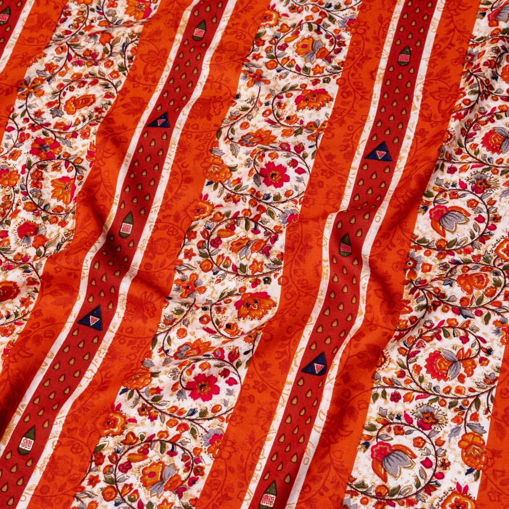 〔1m単位切り売り〕南インドの肌触り柔らかな更紗ストライプ布〔幅約111cm〕 - オレンジ×レッド系2枚目の説明写真です