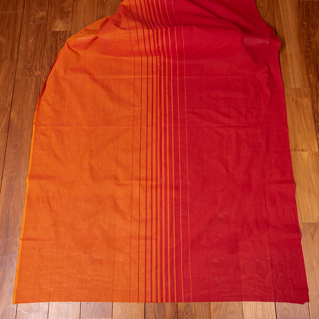 〔1m切り売り〕南インドのバイカラーセンターストライプ布〔幅約110cm〕 - オレンジ×えんじ系 2 - 生地全体を広げてみたところです。1個あたり1mとして、ご注文個数に応じた長さにカットしてお送りいたします。
