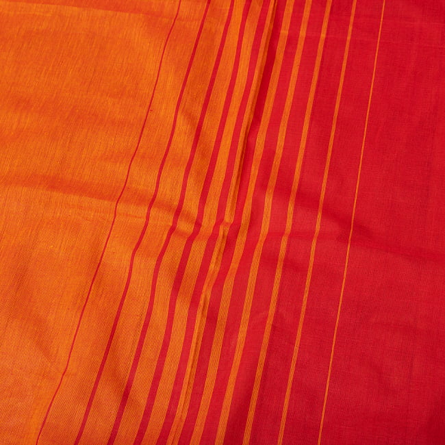 〔1m切り売り〕南インドのバイカラーセンターストライプ布〔幅約110cm〕 - オレンジ×えんじ系 4 - インドならではの布ですね。