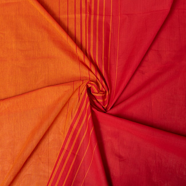 〔1m切り売り〕南インドのバイカラーセンターストライプ布〔幅約110cm〕 - オレンジ×えんじ系 5 - 生地の拡大写真です。とても良い風合いです。