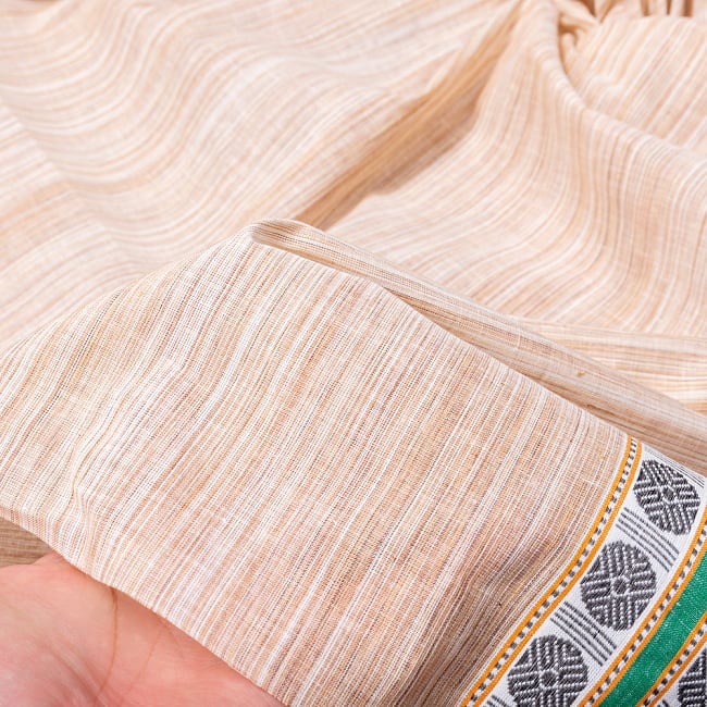 〔1m単位切り売り〕南インドのハーフボーダーコットンクロス〔幅約110cm〕 - ベージュ系 6 - このような質感の生地になります
