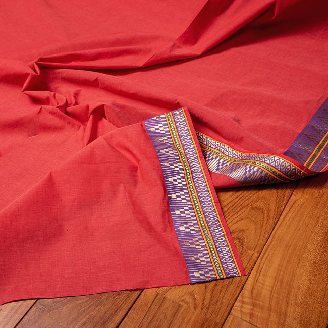 〔1m切り売り〕南インドのハーフボーダーコットンクロス〔約106cm〕 - ブラッドオレンジの写真1枚目です。インドらしい味わいのある布地です。切り売り,量り売り布,アジア布 量り売り,手芸,裁縫,生地,アジアン,ファブリック,ブロケード