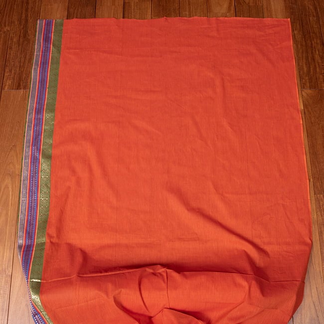 〔1m単位切り売り〕南インドのハーフボーダーコットンクロス〔約106cm〕 - オレンジの商品写真 2枚目 とても素敵な雰囲気です