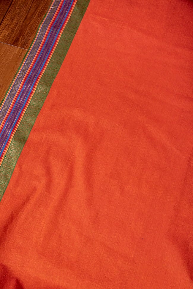 〔1m単位切り売り〕南インドのハーフボーダーコットンクロス〔約106cm〕 - オレンジの商品写真 3枚目 1mの長さごとにご購入いただけます。