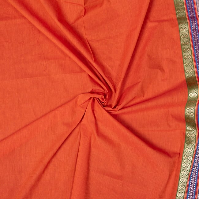 〔1m単位切り売り〕南インドのハーフボーダーコットンクロス〔約106cm〕 - オレンジの商品写真 5枚目 生地の拡大写真です。とても良い風合いです。