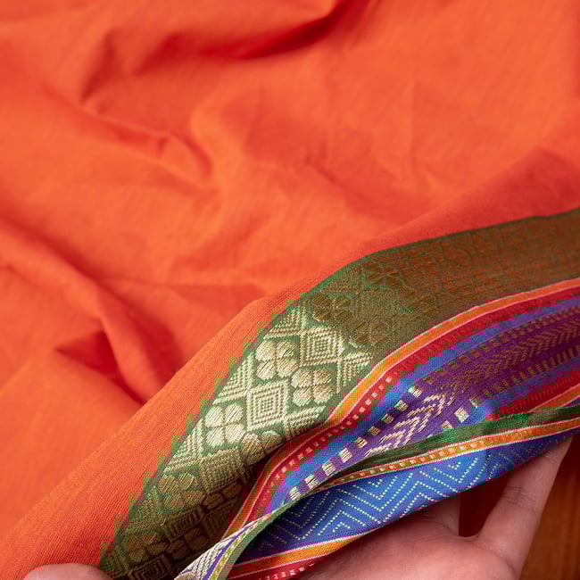 〔1m単位切り売り〕南インドのハーフボーダーコットンクロス〔約106cm〕 - オレンジの商品写真 6枚目 生地を広げてみたところです。横幅もしっかりあります。注文個数に応じた長さにカットしてお送りいたします。
