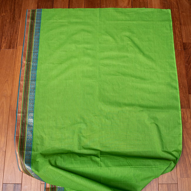 〔1m単位切り売り〕南インドのハーフボーダーコットンクロス〔約106cm〕 - グリーン 2 - とても素敵な雰囲気です