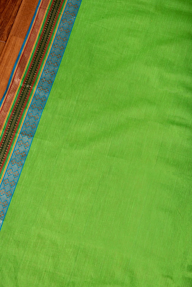 〔1m切り売り〕南インドのハーフボーダーコットンクロス〔約106cm〕 - グリーン 3 - 1mの長さごとにご購入いただけます。