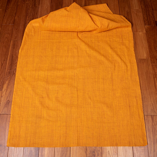 〔1m切り売り〕南インドのシンプル無地コットン布〔約106cm〕 - オレンジ 2 - とても素敵な雰囲気です