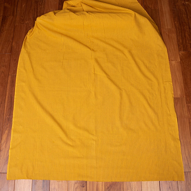 〔1m切り売り〕南インドのシンプルコットン　ストライプ模様布〔約106cm〕 - イエロー 2 - とても素敵な雰囲気です
