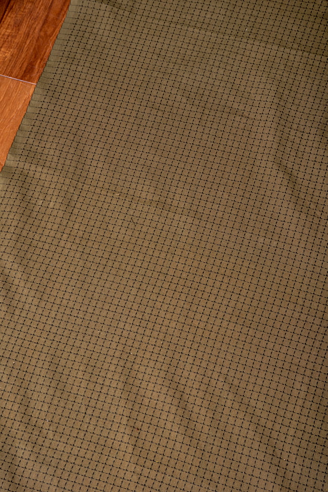 〔1m切り売り〕南インドのシンプルコットン　チェック模様布〔約106cm〕 - ブラウン 3 - 1mの長さごとにご購入いただけます。
