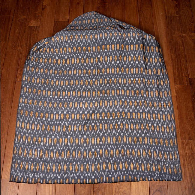 〔1m切り売り〕インドの伝統絣織り布　イカット織り生地　〔約106cm〕 - グレー 2 - とても素敵な雰囲気です