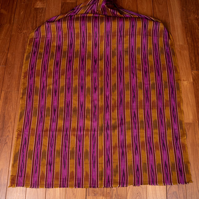 〔1m切り売り〕インドの伝統絣織り布　イカット織り生地　〔約106cm〕 - 紫×黄土色 2 - とても素敵な雰囲気です