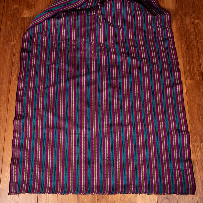 〔1m切り売り〕インドの伝統絣織り布　イカット織り生地　〔約106cm〕 - 紫×青緑 2 - とても素敵な雰囲気です