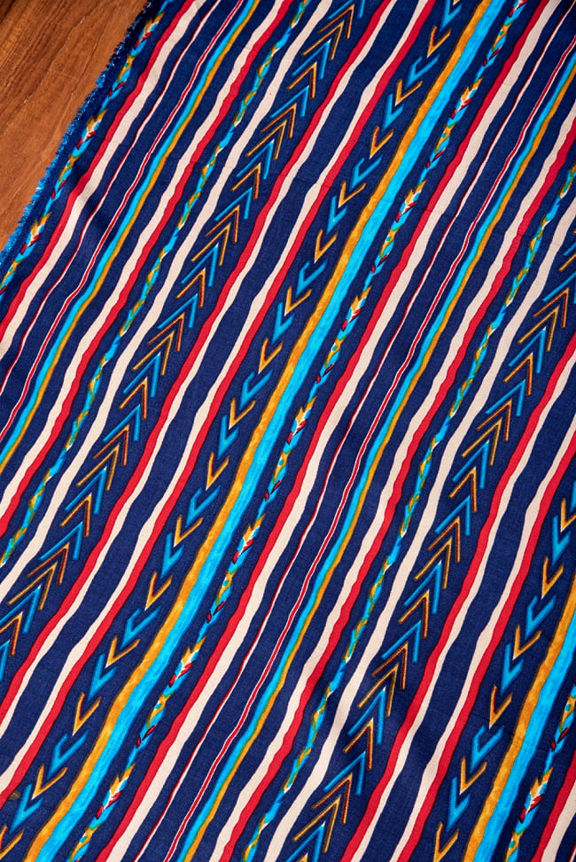 〔1m切り売り〕南インドの肌触り柔らかなトライバルストライプ布〔約106cm〕 - ブルー 3 - 1mの長さごとにご購入いただけます。