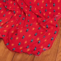 〔1m切り売り〕南インドの絣織り風パターン布〔約106cm〕 - 赤